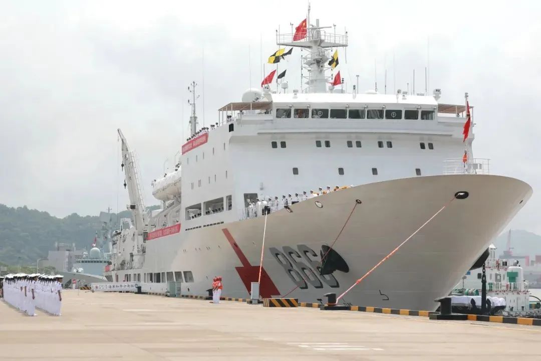 远洋护航，谱写大爱无疆！ag贵宾厅医疗随中国海军“和平方舟”执行任务