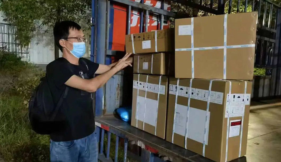 ag贵宾厅医疗抗疫逆行驰援吉安